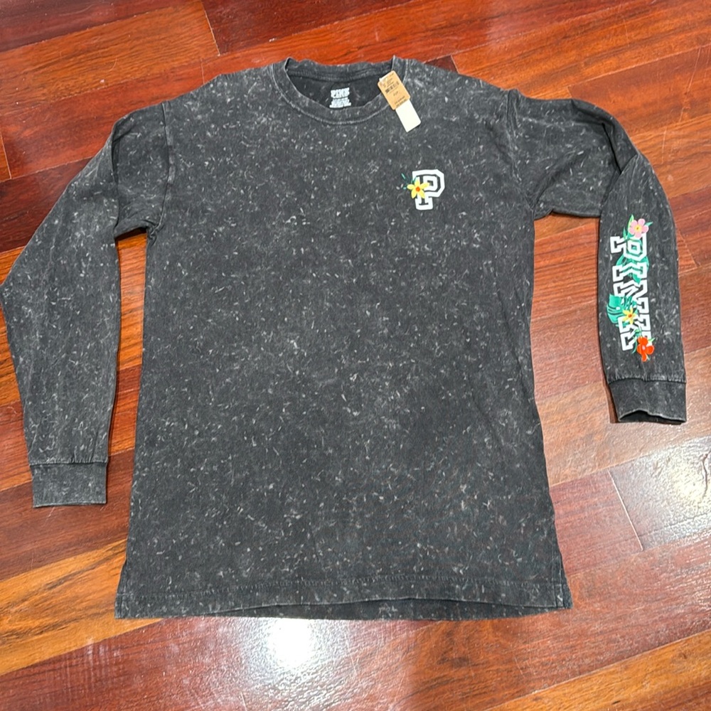 VS Pink Long Sleeve Tee size Small